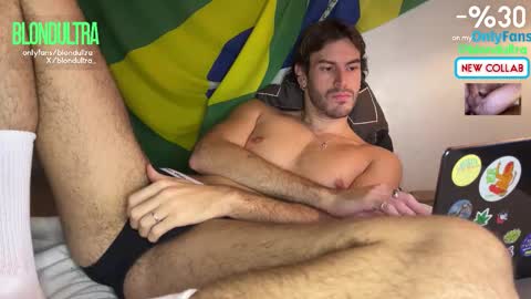 Snapshot of blondultra chatting on 12.14.25 blondultra online show from 12.14.25