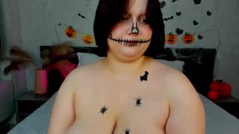 Snapshot of blossom_sonya chatting on 10.31.25 Sonya GTM2 TuWeThFrSaSu 0900am-1500pm online show from 10.31.25