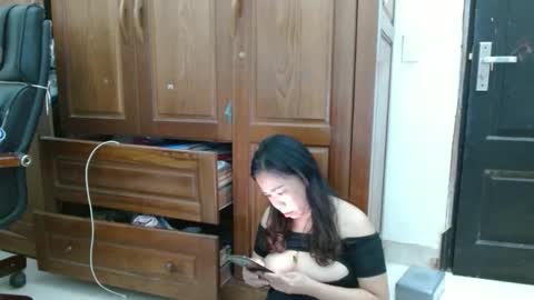 Snapshot of blowy079 chatting on 09.25.25 blowy079 online show from 09.25.25