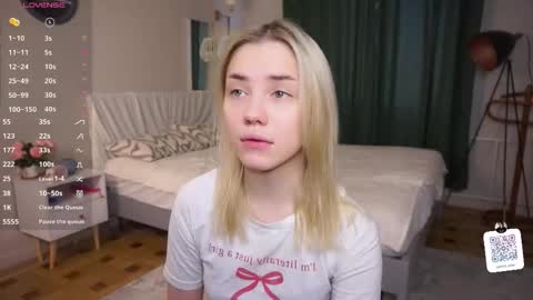 Snapshot of blue_bow chatting on 03.14.26 Adeline online show from 03.14.26