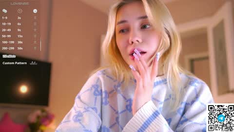 Snapshot of blue_bow chatting on 04.01.26 Adeline online show from 04.01.26