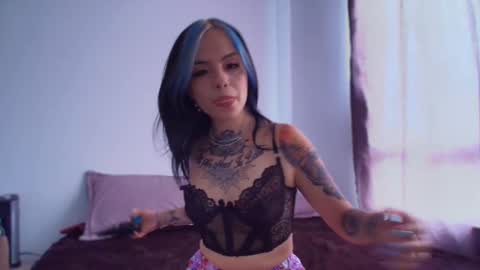 Snapshot of blue_tatuu1 chatting on 12.21.25 Alice bleu for friends online show from 12.21.25