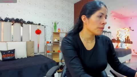 Snapshot of blue_tay1 chatting on 10.14.25 blue_tay1 online show from 10.14.25