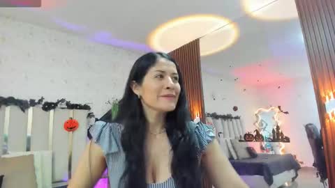 Snapshot of blue_tay1 chatting on 10.16.25 blue_tay1 online show from 10.16.25