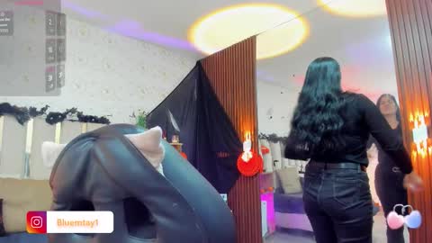 Snapshot of blue_tay1 chatting on 10.17.25 blue_tay1 online show from 10.17.25