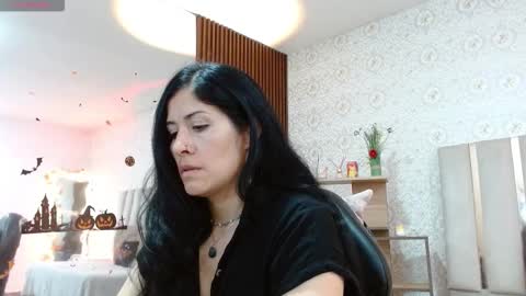 Snapshot of blue_tay1 chatting on 11.05.25 blue_tay1 online show from 11.05.25