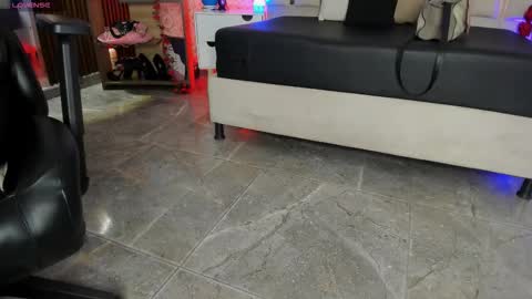 blue_tay1 online show from 02.18.26