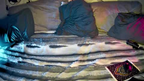 Snapshot of blue_w0rld chatting on 02.26.26 SONNYVAN online show from 02.26.26