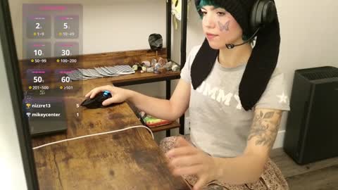 Snapshot of bluedweeb chatting on 12.08.24 Blue online show from 12.08.24