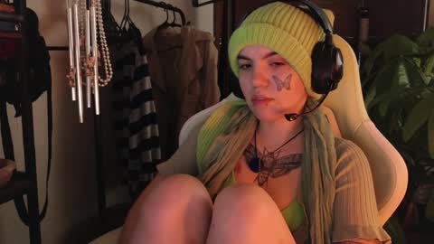 Snapshot of bluedweeb chatting on 02.07.25 Blue online show from 02.07.25