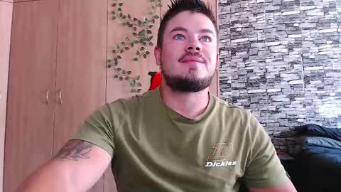 blueeyeboy0 online show from 10.28.25