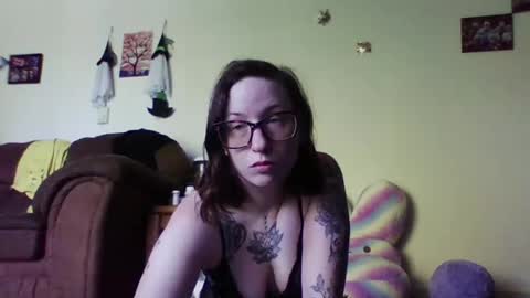 Snapshot of blueeyedbeauty1995 chatting on 06.14.26 Blueeyedbeauty online show from 06.14.26