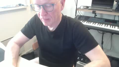 Snapshot of blueeyesn8 chatting on 11.14.25 blueeyesn8 online show from 11.14.25