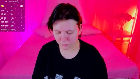 Snapshot of bluelunaray chatting on 11.27.25 Hi my name is Lunaray online show from 11.27.25