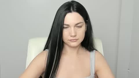 Snapshot of blum_kelly chatting on 11.04.25 Kelly online show from 11.04.25