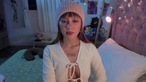 Snapshot of blumasweet chatting on 12.29.24 Bluma Sweet online show from 12.29.24