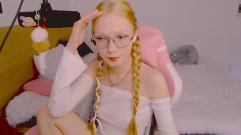 Snapshot of blush_alert chatting on 07.05.26 Diana online show from 07.05.26