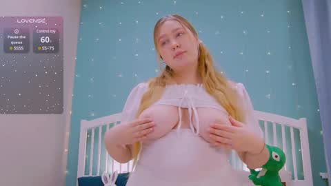 Ellie3 online show from 02.26.25