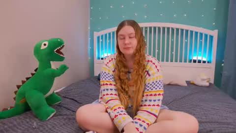 Ellie3 online show from 11.21.25