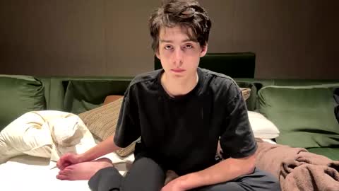 Snapshot of bluskyzz chatting on 02.04.25 BluSky online show from 02.04.25