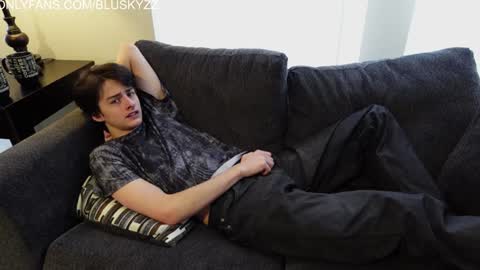 Snapshot of bluskyzz chatting on 02.08.25 BluSky online show from 02.08.25