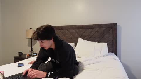 Snapshot of bluskyzz chatting on 02.12.25 BluSky online show from 02.12.25