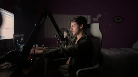 Snapshot of bluskyzz chatting on 12.15.25 BluSky online show from 12.15.25