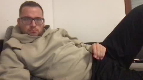 Snapshot of bobbele94 chatting on 10.30.25 bobbele94 online show from 10.30.25