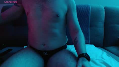 Snapshot of bobbyenglish69 chatting on 10.06.25 Bobby English online show from 10.06.25