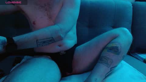 Snapshot of bobbyenglish69 chatting on 10.13.25 Bobby English online show from 10.13.25