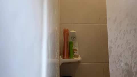 Snapshot of bobfish663 chatting on 12.16.25 bobfish663 online show from 12.16.25