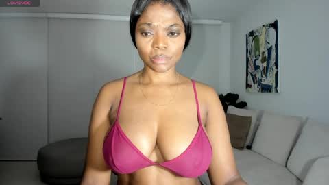 Snapshot of body_desire chatting on 04.14.26 danna online show from 04.14.26