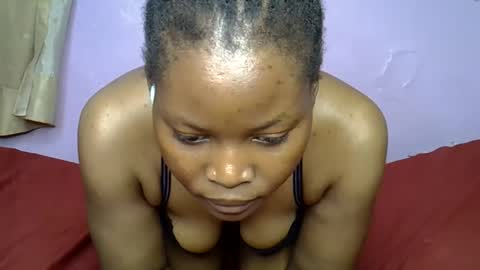 Snapshot of body_desire1 chatting on 12.14.25 body_desire1 online show from 12.14.25