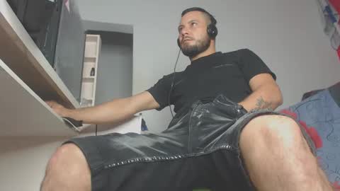 Snapshot of body_xxx chatting on 11.30.25 body xxx online show from 11.30.25