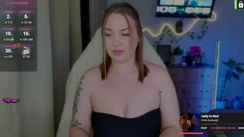 Snapshot of bodylina chatting on 06.18.26 Lina online show from 06.18.26
