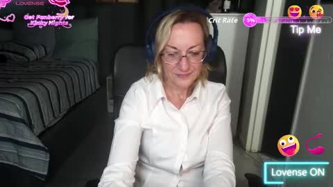 Snapshot of boeslaboes chatting on 10.31.25 Ningifun couple online show from 10.31.25