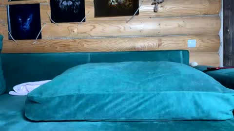 Snapshot of bohemianrhapsody1 chatting on 11.03.25 Nail and Olivia online show from 11.03.25