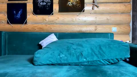 Snapshot of bohemianrhapsody1 chatting on 12.03.25 Nail and Olivia online show from 12.03.25