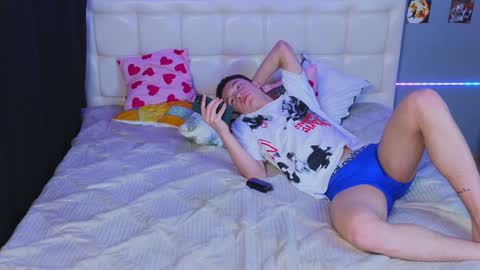 Snapshot of boicute chatting on 02.04.25 ALEXPVT IS OPEN online show from 02.04.25