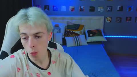 Snapshot of boicute chatting on 02.18.25 ALEXPVT IS OPEN online show from 02.18.25