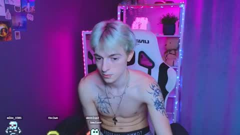 Snapshot of boicute chatting on 03.05.25 ALEXPVT IS OPEN online show from 03.05.25