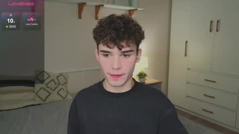 Snapshot of boicute chatting on 10.11.25 ALEXPVT IS OPEN online show from 10.11.25