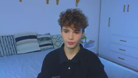 Snapshot of boicute chatting on 11.09.25 ALEXPVT IS OPEN online show from 11.09.25