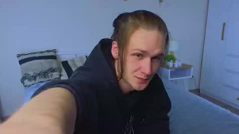 Snapshot of boicute chatting on 11.16.25 ALEXPVT IS OPEN online show from 11.16.25