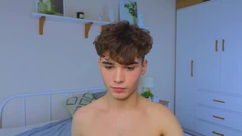 Snapshot of boicute chatting on 11.16.25 ALEXPVT IS OPEN online show from 11.16.25