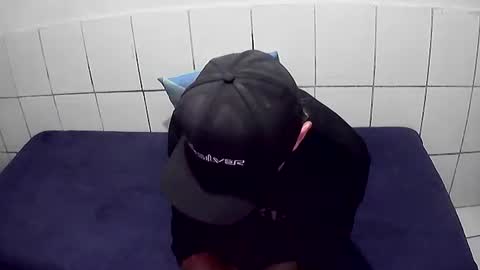 Cesar Augusto Pierdona online show from 12.18.25