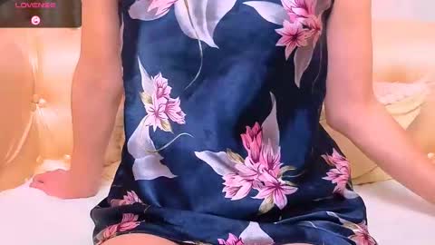 Snapshot of bom_mia_bom chatting on 02.10.26 Mia online show from 02.10.26