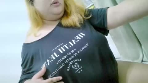 Snapshot of bombastic_darla chatting on 09.09.25 bombastic_darla online show from 09.09.25