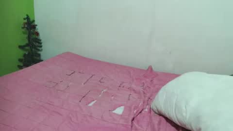 Snapshot of bombastic_darla chatting on 10.27.25 bombastic_darla online show from 10.27.25