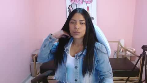 bombom_brown_ online show from 12.20.25